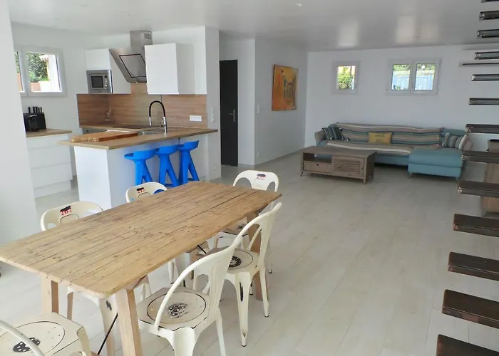 Les Brisants 2977 فيلة *